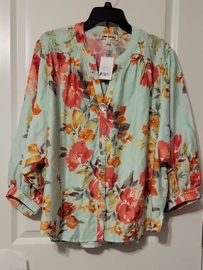 Hope SpringHope Springs Womens XL L/S, Green W/flowers V-neck, Button-up Blouse.